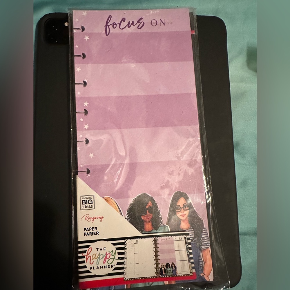 35 sheets of RongRong paper fit classic planner